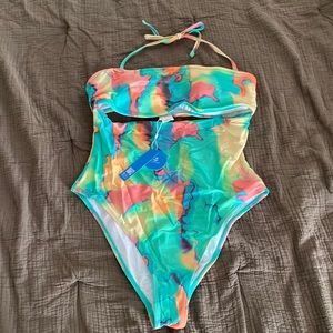 Nwt cupshe one piece size XL